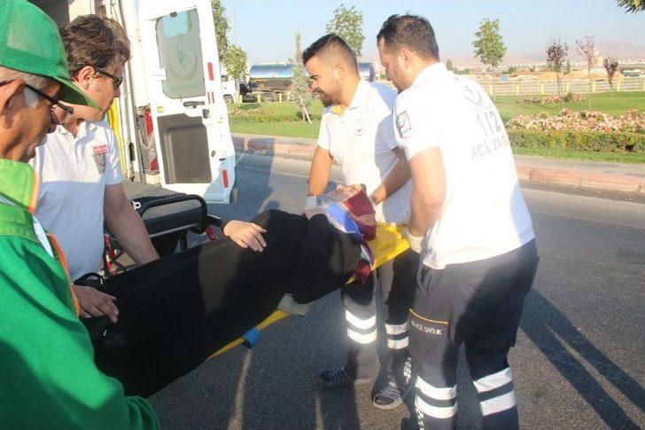 Servis Midibüsü Devrildi: 4 Yaralı G2