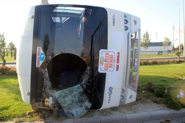 Servis Midibüsü Devrildi: 4 Yaralı G5