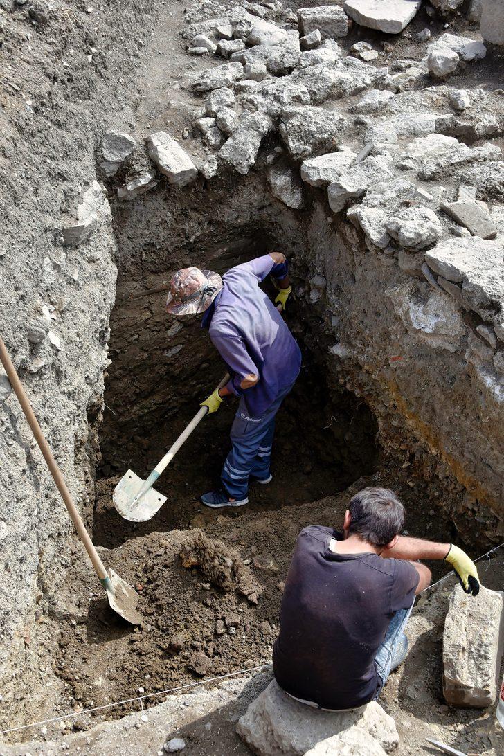 Topraktan tarih fışkırdı! Sadece 50 santim kazdılar ve... G5