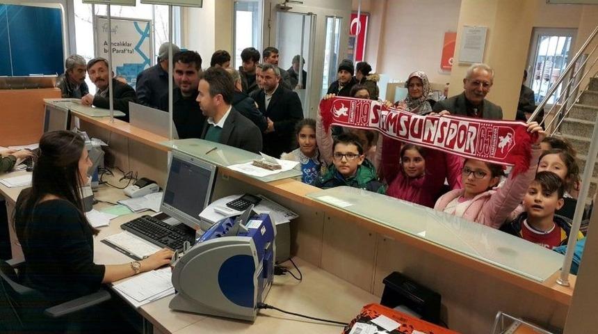 &Ouml;ğrencilerden Samsunspor&rsquo;a Yardım