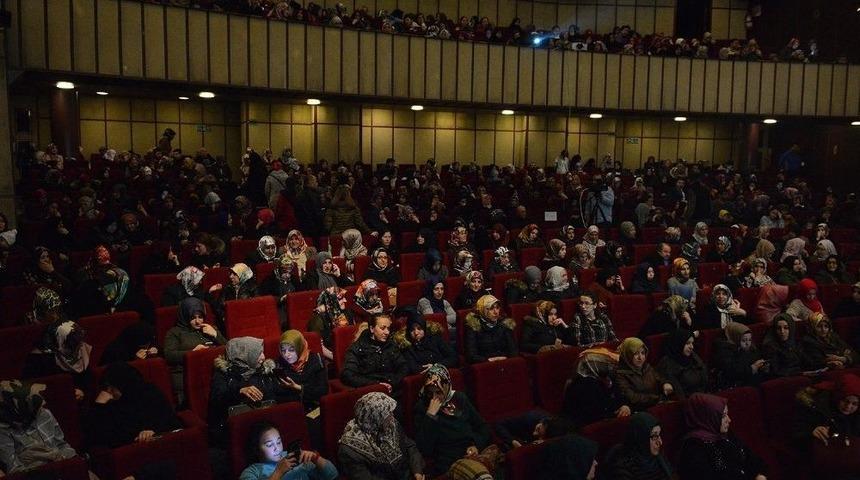 &Ccedil;ocuklara Sevdirerek Din Eğitimi