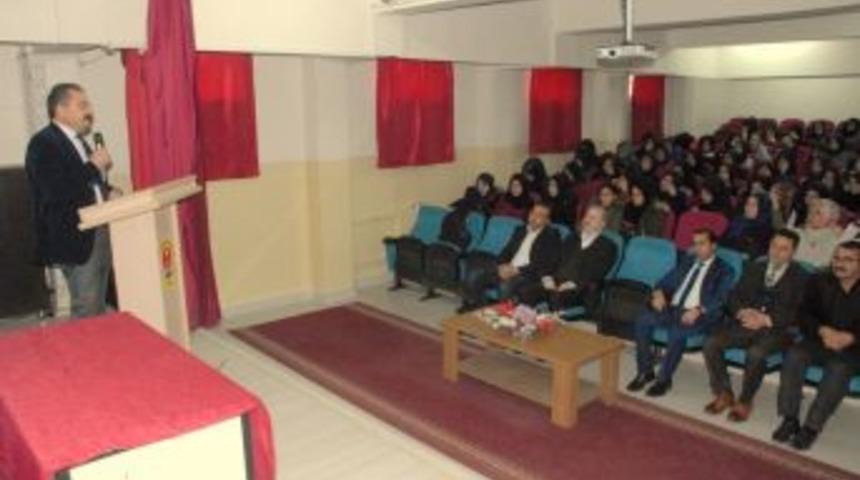 Yazar Ve Şairler, Tuşbalı Gen&ccedil;lerle Buluştu