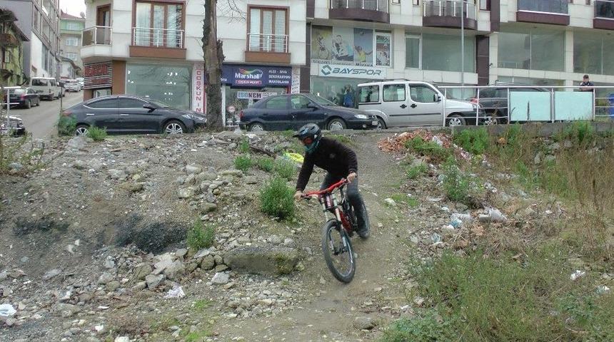 (&ouml;zel Haber) Downhill Sporunu İnternet &Uuml;zerinden Seyrederek &Ouml;ğrendi, T&uuml;rkiye Şampiyonu Oldu