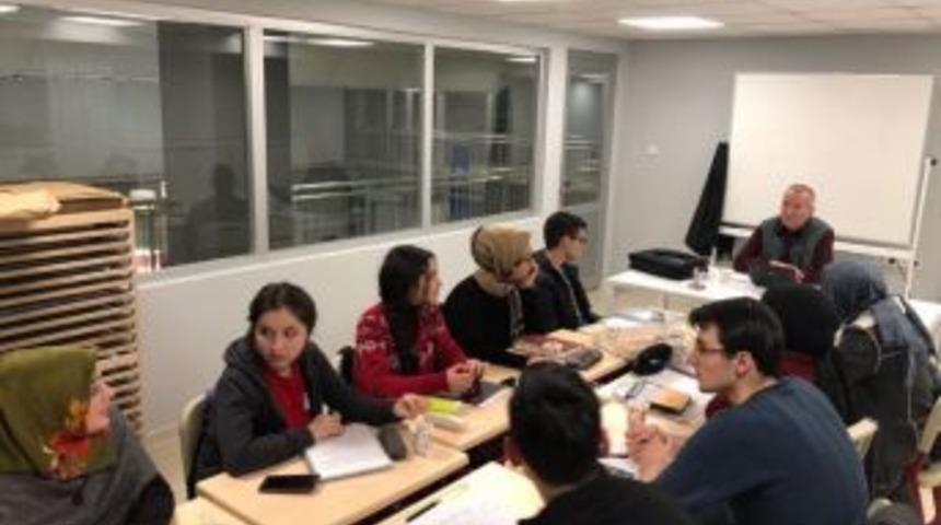 Gen&ccedil; Yazar Adayları Yetişiyor