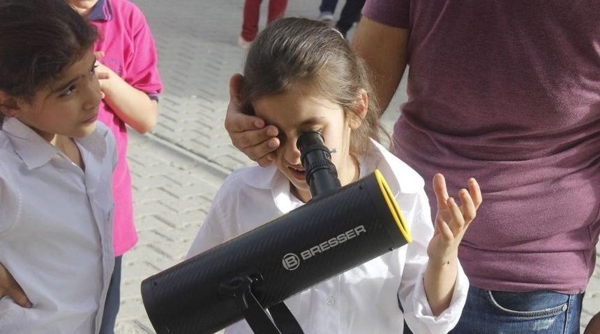 &Ouml;ğrenciler G&uuml;neşi G&ouml;zledi