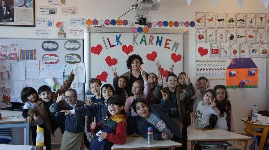 Didim&rsquo;de &Ouml;ğrenciler Karnelerini Aldı