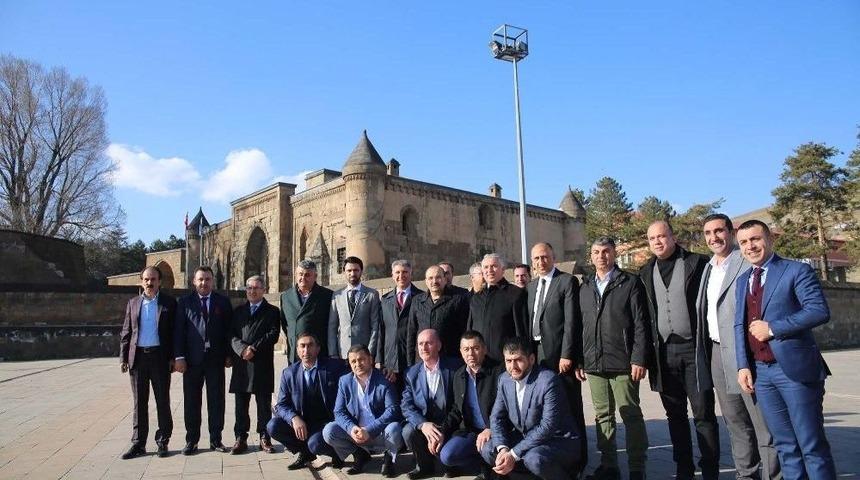 Vali Ustaoğlu, Misafirlerine Bitlis’i Gezdirdi