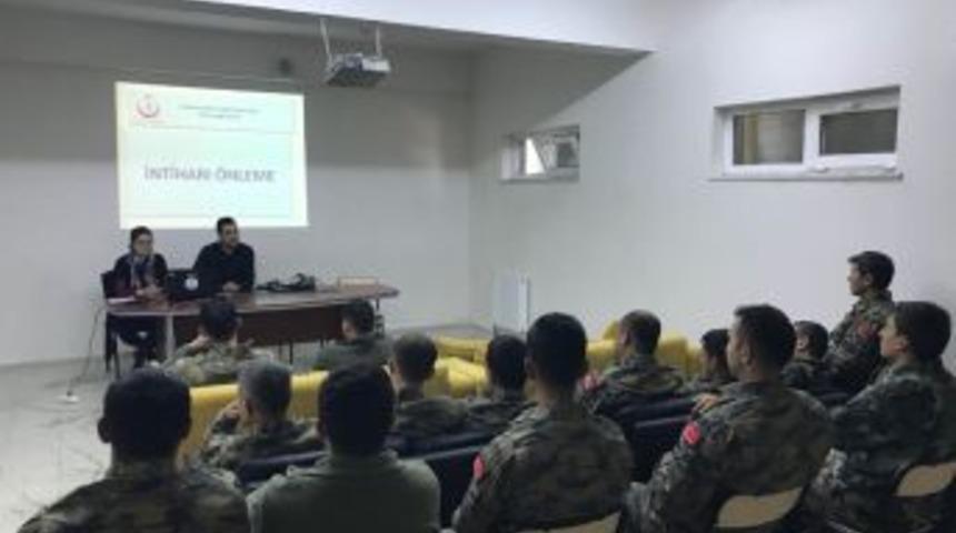 Hava Radar &Uuml;ss&uuml;&rsquo;nde G&ouml;revli Askere "intiharı &Ouml;nleme" Eğitimi