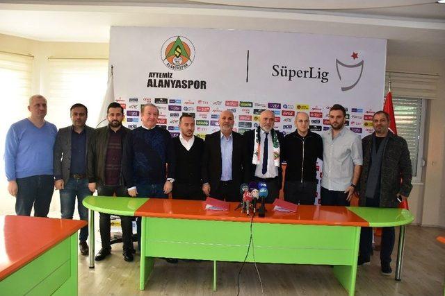 A. Alanyaspor, Hikmet Karaman’la Sözleşme İmzaladı