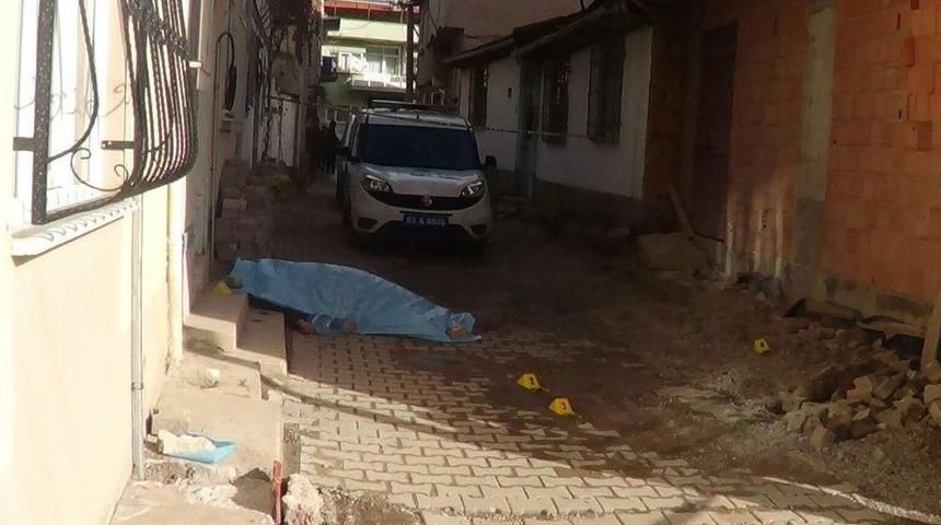 Sokak Ortasında Av T&uuml;feği İle Kanlı İnfaz