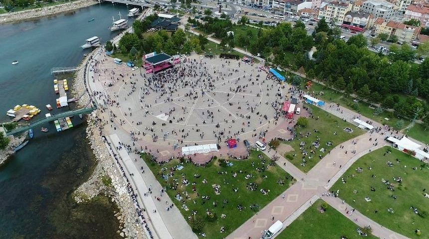 Beyşehir Belediyesinin Sosyal Alan &Ccedil;alışmaları S&uuml;r&uuml;yor