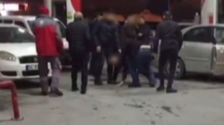 Akaryakıt İstasyonunda Nefes Kesen Hırsızlık Operasyonu Kamerada