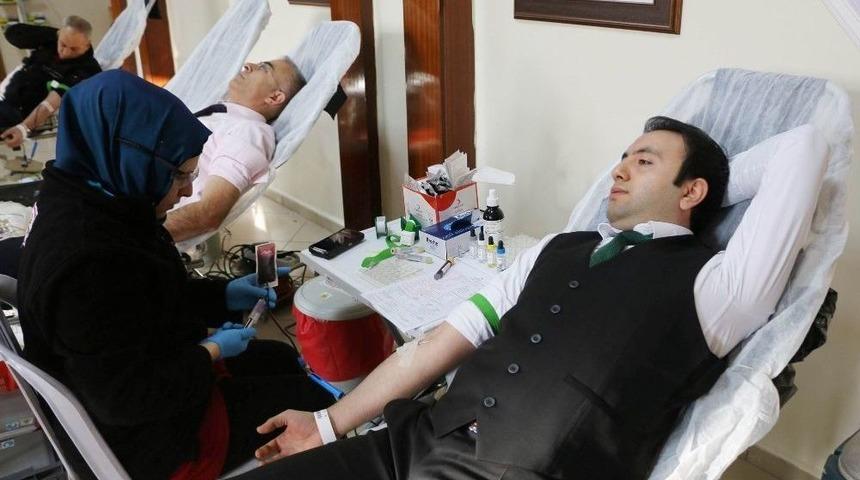 İl &Ouml;zel İdaresi Personelinden Kan Bağışı