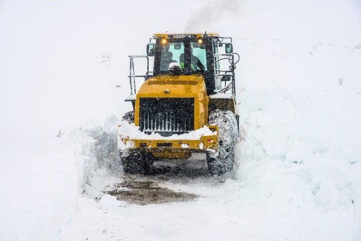 Karda Mahsur Kalan Öğretmenler Kurtarıldı G2