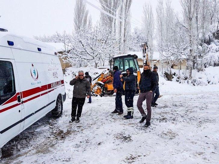 Karda Mahsur Kalan Öğretmenler Kurtarıldı G3