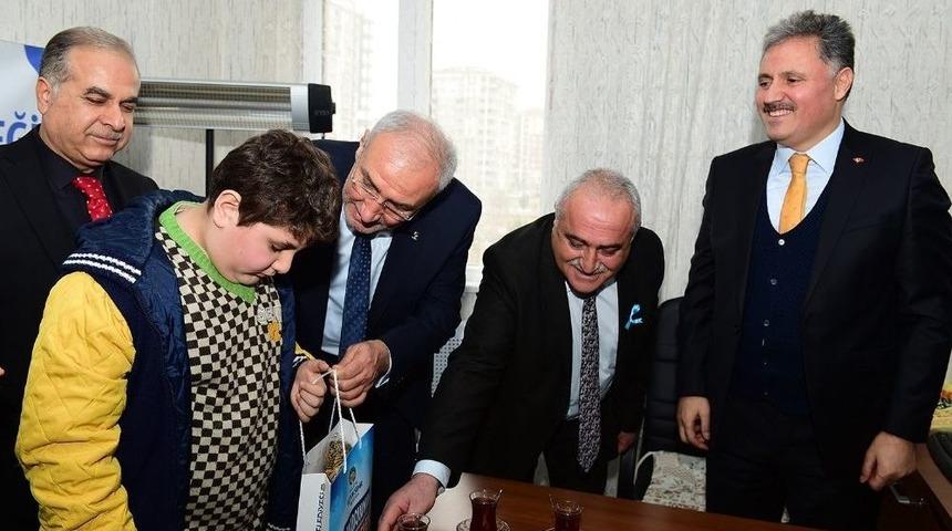 Başkan Çakır Otizmli Çocuklar İle Bir Araya Geldi