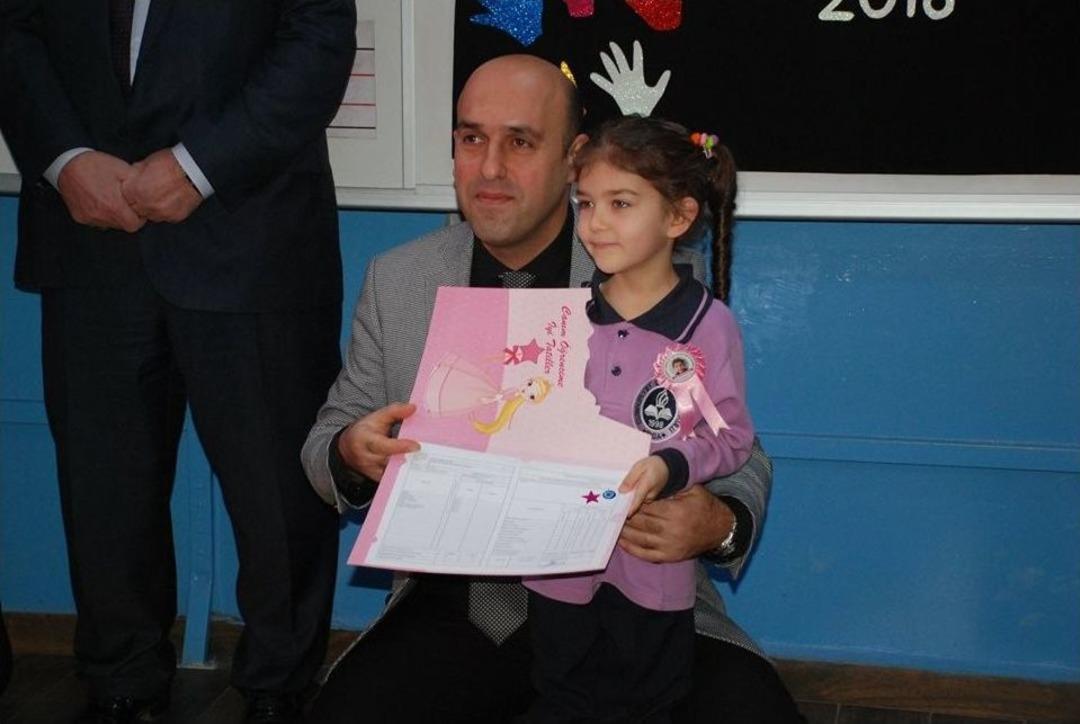 Biga&rsquo;da 13 Bin &Ouml;ğrenci Karne Aldı