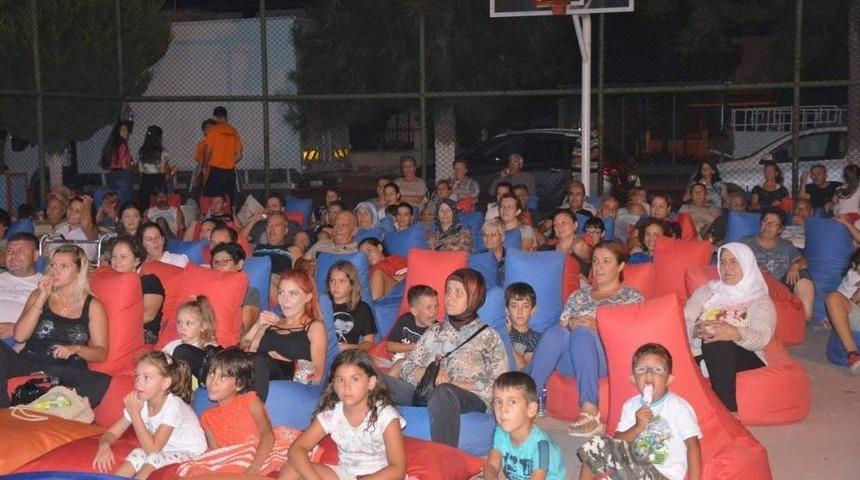 Aliağa’da Yaz Sinema Günleri Yoğun İlgi