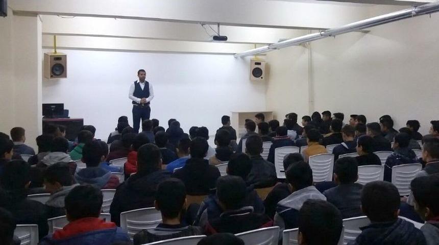 Eğitimci Abdullah Yılmaz&rsquo;dan Motivasyon Eğitimi