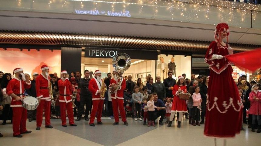 67 Burda Avm&rsquo;de Yılbaşı Eğlencesi Festival Havasında Ge&ccedil;ti