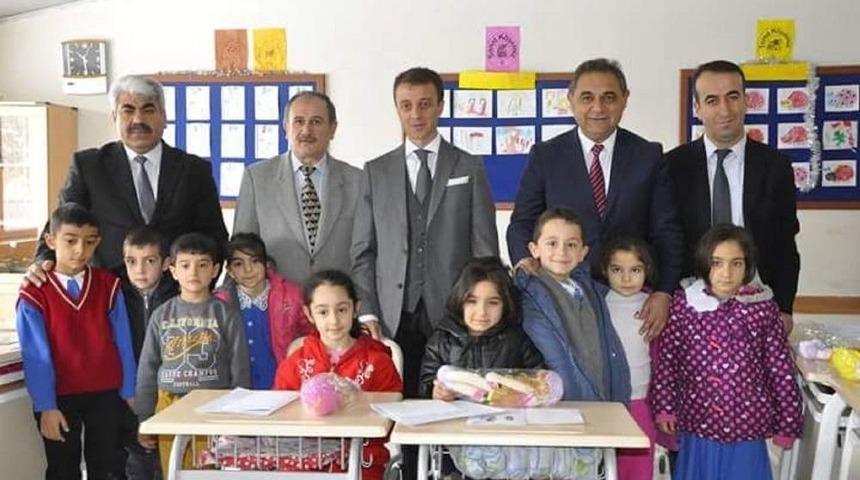 G&uuml;r&uuml;n&rsquo;de 3 Bin 489 &Ouml;ğrenci Karne Aldı