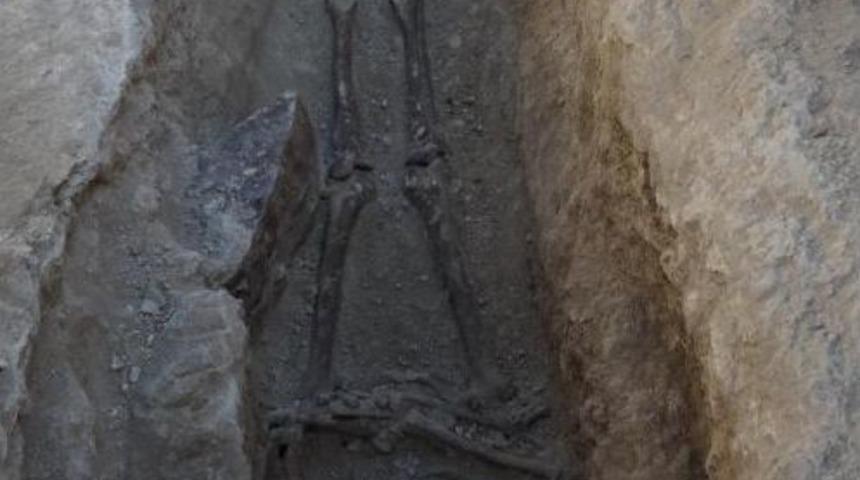 Nevşehir&rsquo;De 800 Yıllık Mezar Bulundu