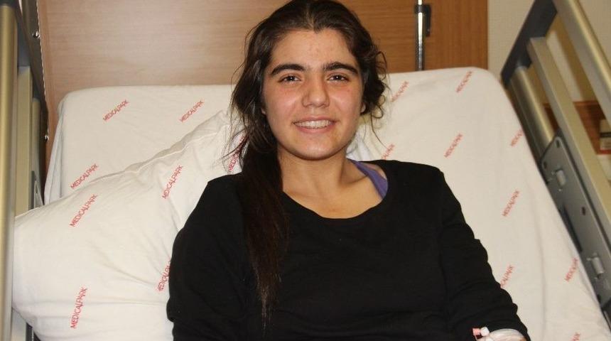 Men&uuml;sk&uuml;s Ve &Ccedil;apraz Bağları Yırtılan Hentbolcu, Ameliyat Oldu