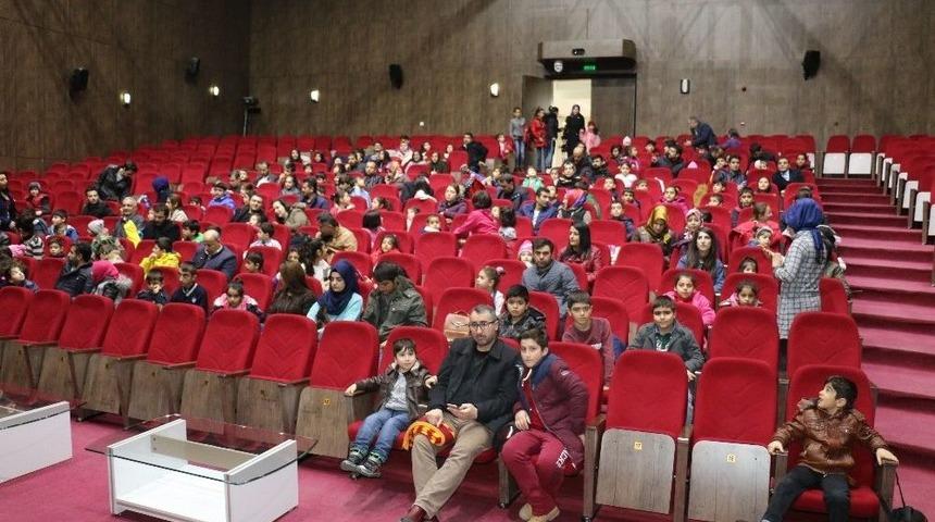 &lsquo;buz Devri 5&rsquo; Miniklerle Buluştu