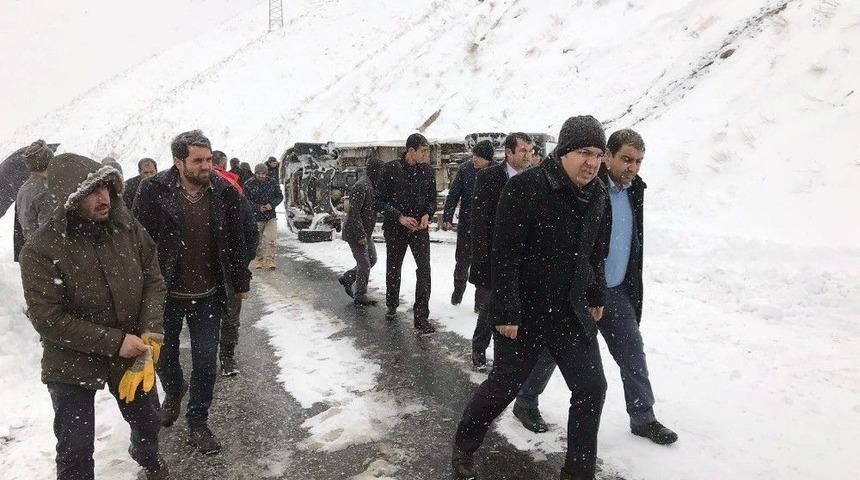 Öğretmenleri Taşıyan Minibüs Takla Attı: 9 Yaralı