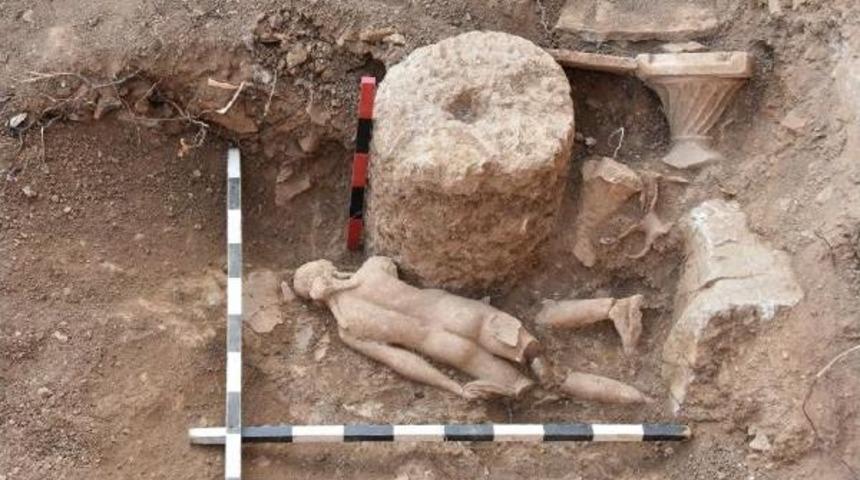 Isparta&rsquo;Daki Pisidia Antiokheia Antik Kenti&rsquo;Nde Apollon Heykeli Bulundu