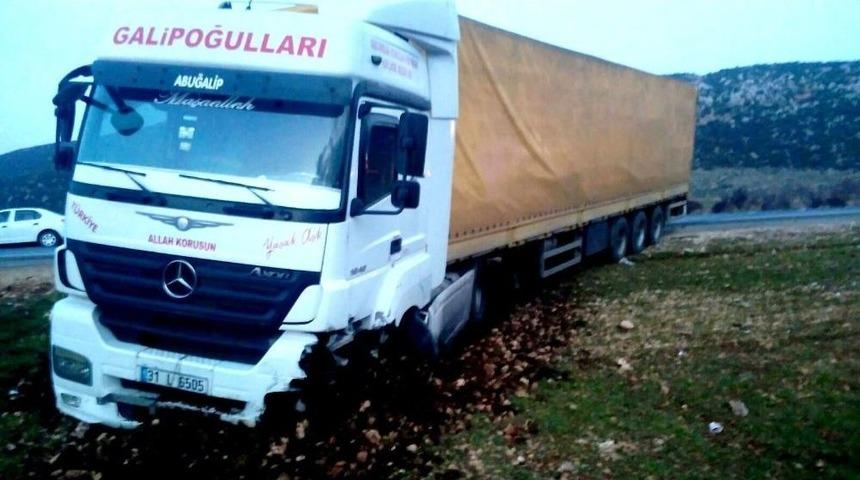 Gaziantep&rsquo;te Trafik Kazası: 1 &Ouml;l&uuml;, 2 Yaralı