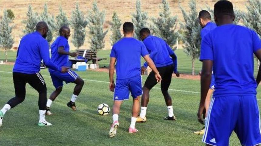 Evkur Yeni Malatyasporlu Futbolcular Gelecekten Umutlu