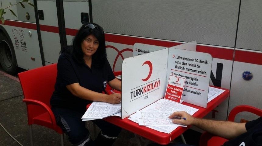 Kızılay&rsquo;a Anlamlı Kan Bağışı
