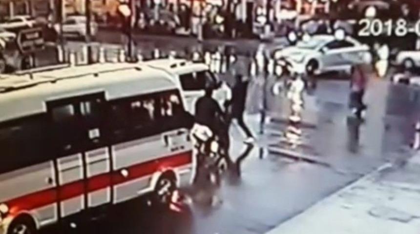 Vakıf Müdürüne Baltalı Saldırı