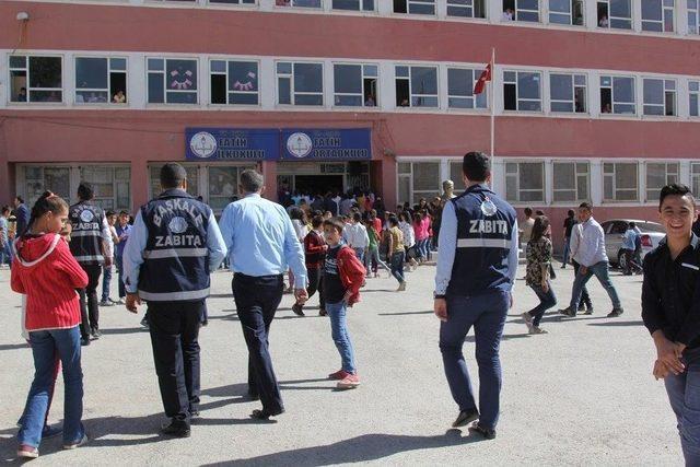 Başkale Belediyesi Okul Kantinlerini Denetledi