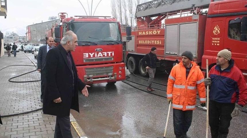 Hask&ouml;y&rsquo;de Yol Yıkama &Ccedil;alışması