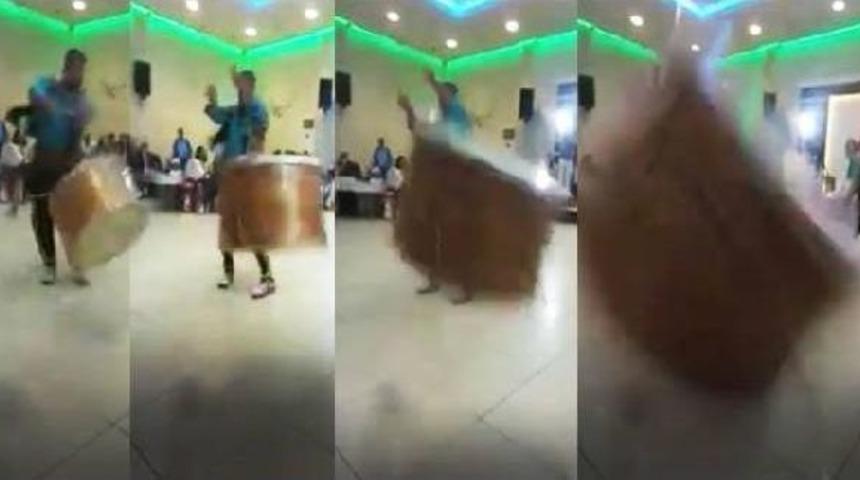 Kayışı Kopan Davul Kadına &Ccedil;arptı