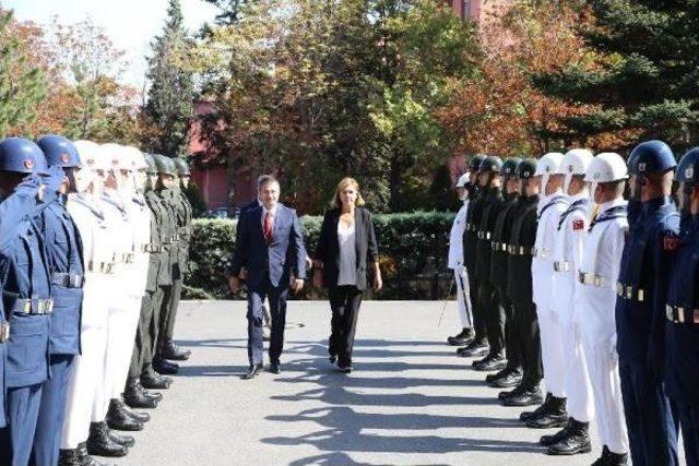 İspanya Savunma Bakanı Garcia Türkiye'de 