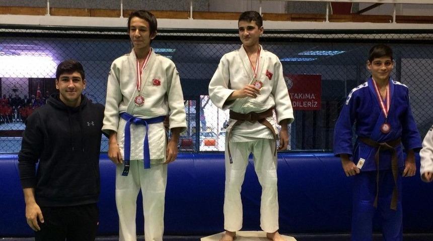 Manisa Bbsk Judoda Da İddialı