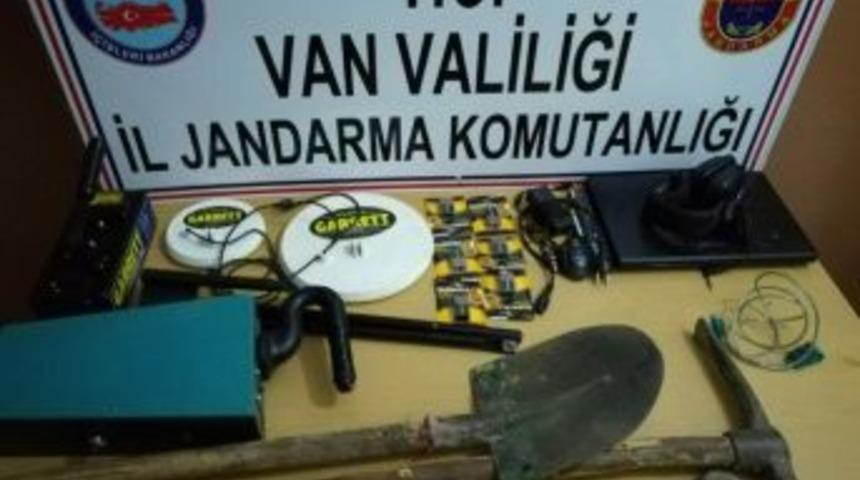 Ka&ccedil;ak Kazı Yapan 5 Kişi Yakalandı