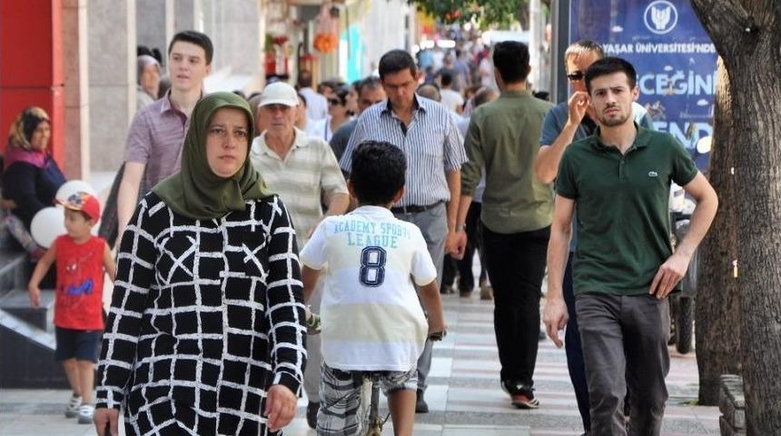 Kalp Profes&ouml;r&uuml;nden Sıcak Havalarda Giyinme &Ouml;nerisi