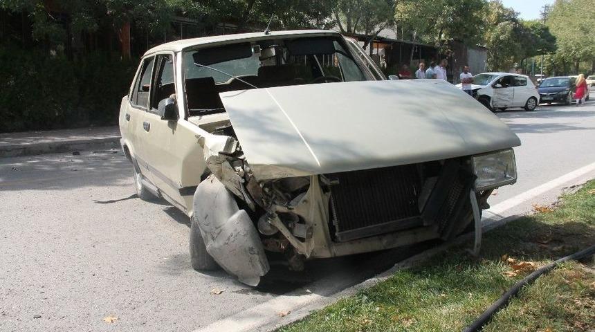 Elazığ&rsquo;da Trafik Kazası: 1 Yaralı