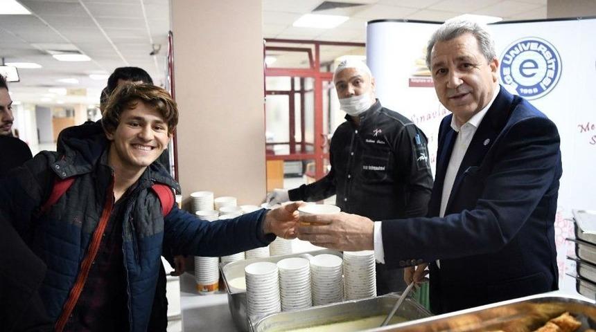 Ege’de Kütüphane 24 Saat Açık