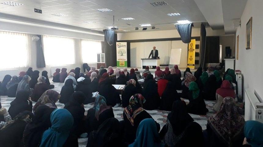 Aky&uuml;rek: "aile Yapısının Korunmasına Katkı Sağlıyoruz"