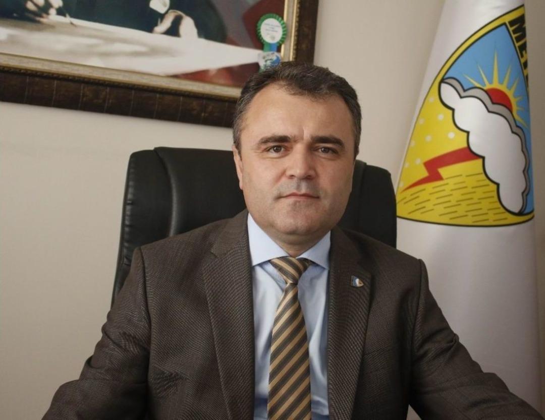 Antalya&rsquo;da Yunuslar Meteoroloji Şamandıra Kurulumuna Eşlik Etti