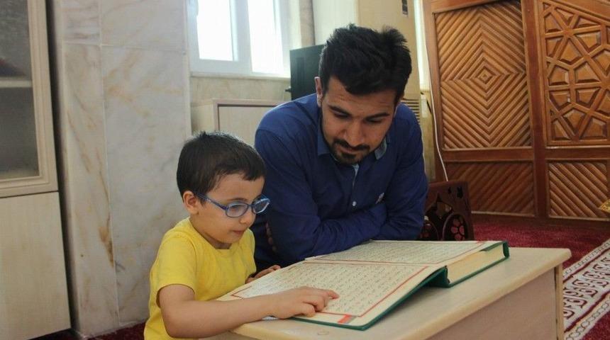 5 Yaşında Kur’an Okumayı Öğrendi