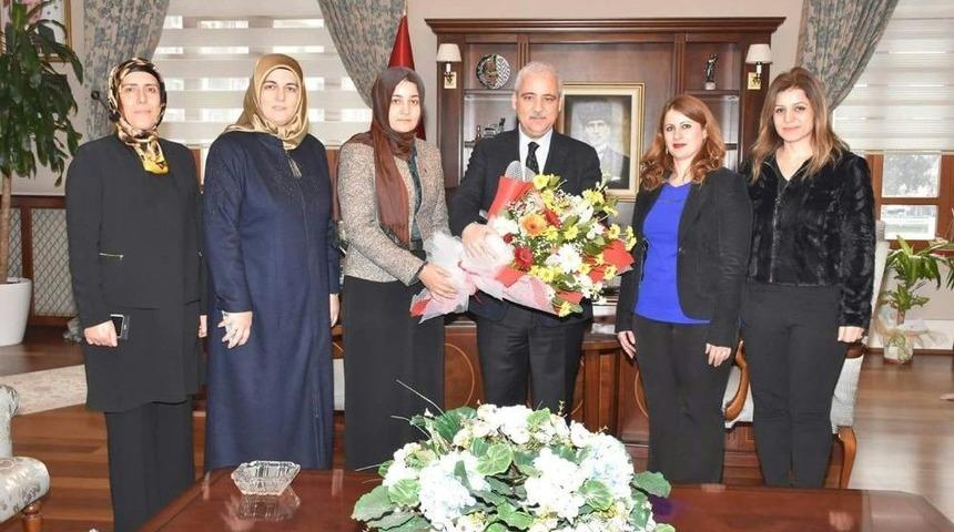 Sığınmacılarla İlgili Projeyi Vali Güvençer’e Sundular