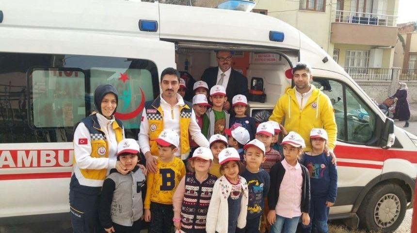 Minik &Ouml;ğrencilere &lsquo;yaşama Yol Ver&rsquo; Projesi Anlatıldı