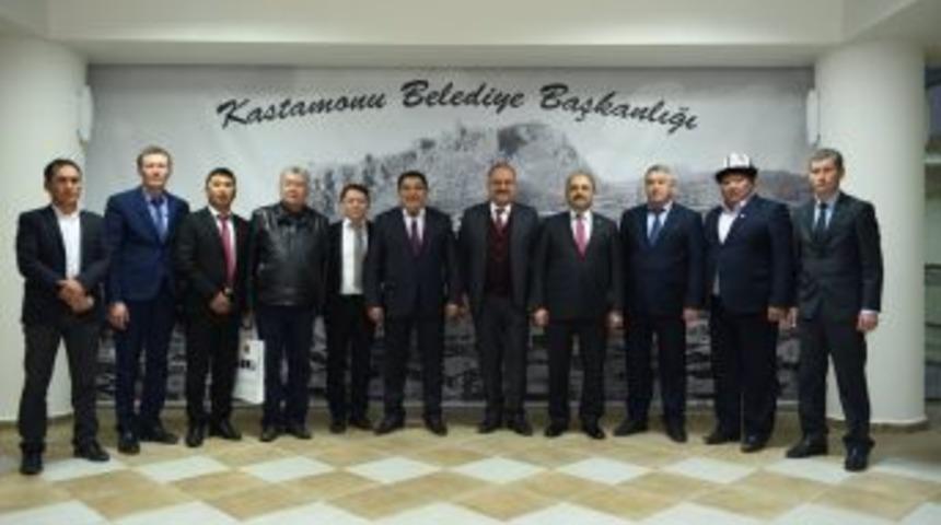 Narın Valisi Amanbay Kayıpov, Belediye Başkanı Tahsin Babaş&rsquo;ı Makamında Ziyaret Etti