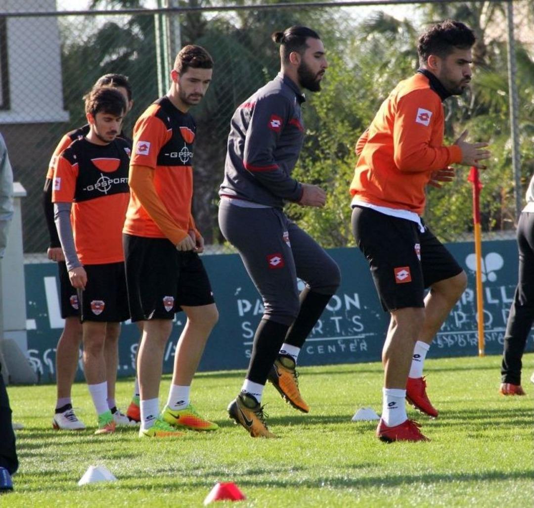 Adanaspor&rsquo;un Devre Arası Kamp &Ccedil;alışmaları Başladı